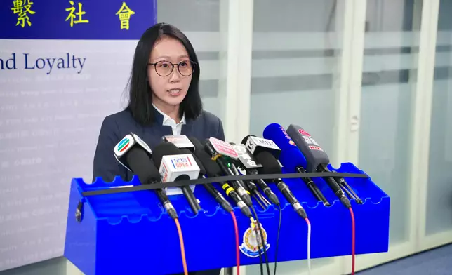 西區警區刑事總督察張蔚珊向傳媒簡報案情。