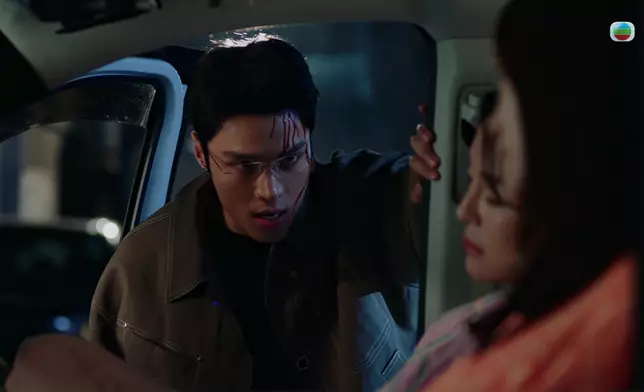 尋晚丁子朗想練死阿Moon同車撞Kelly阿Moon一幕都好狼死。