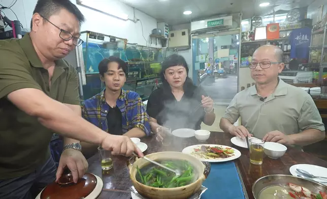 譚師傅一時興奮爆粗。