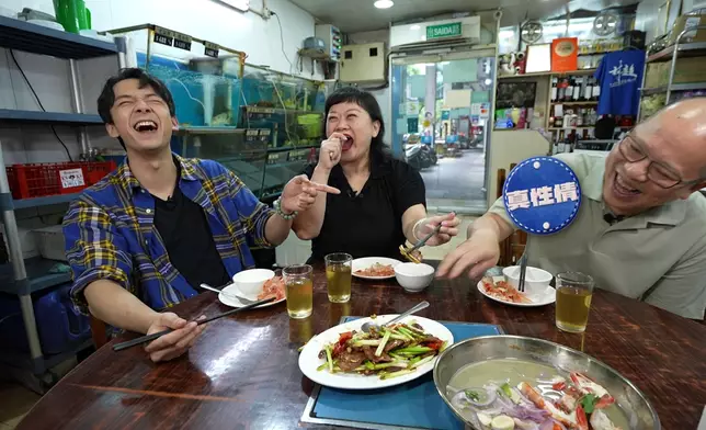 譚師傅一時興奮爆粗。