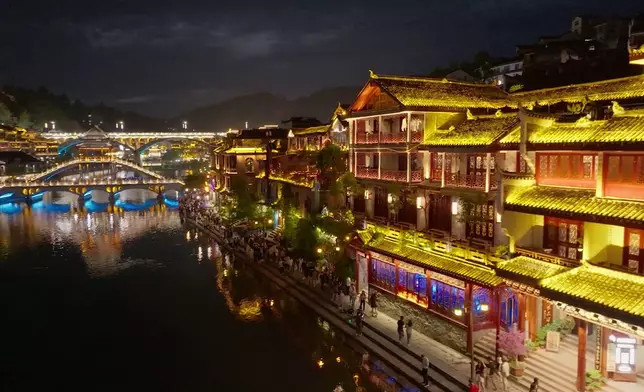 鳳凰古城的日與夜