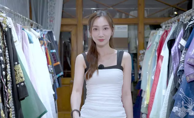 Cathy的貴氣公主裝造型，不但出塵脫俗、弗爆蛇腰更是相當醒目！