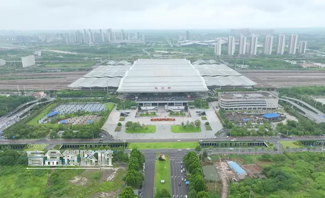 除鳳凰古城外，昨晚還有另一盲盒目的地：長沙
