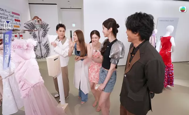 莊子璇畀呢件透視裝嚇親，好搞笑。