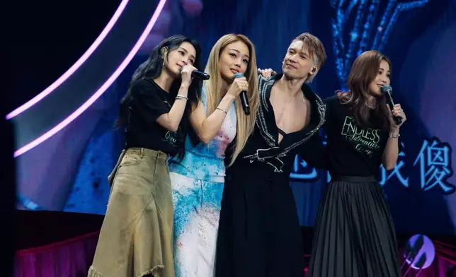 到Encore環節，「龍虎豹」容祖兒和Twins蔡卓妍（阿Sa）和鍾欣潼（阿嬌）由升降台登上舞台，與Kenny合唱《死性不改》。