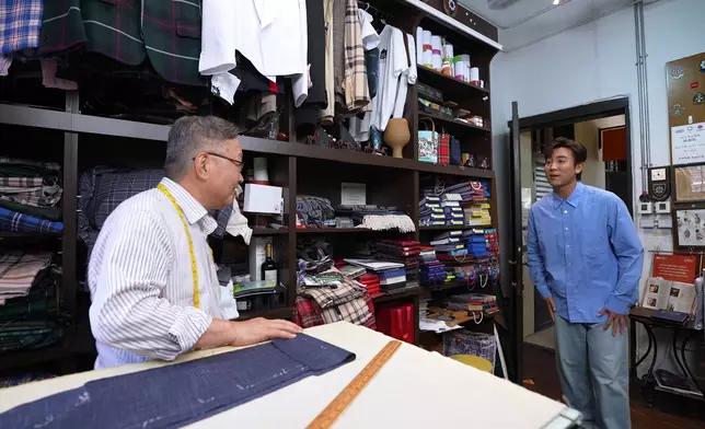 譚俊彥不愧出名有禮。