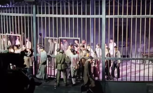 《重慶．1949》。巴士的報記者攝