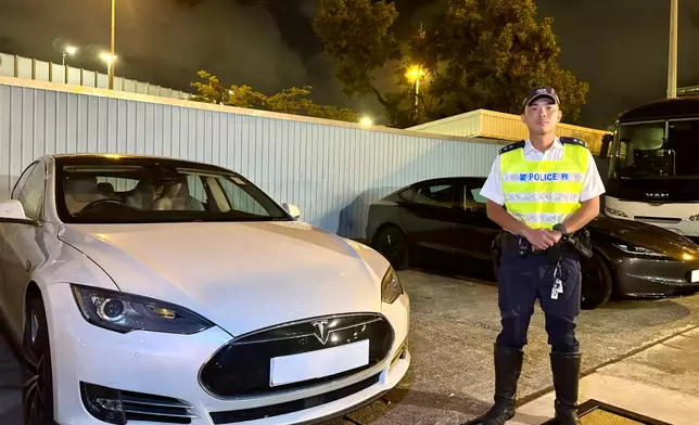 葉頌朗展示被扣留車輛。