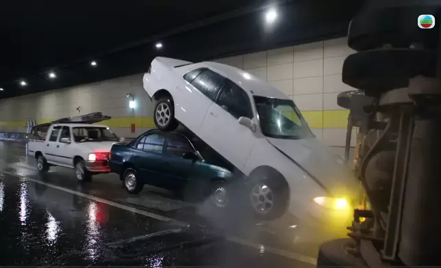 劇中為數不少的大場面，包括爆炸、大型意外及醫療搶救事件，製作均相當認真專業。