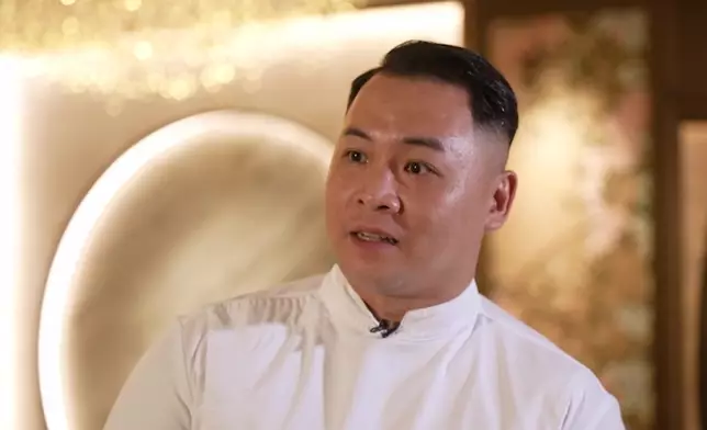 Jayson則分享他對創新中菜的堅持：我鍾意將舊有嘅菜式拆解，然後用新嘅方法演繹出嚟。