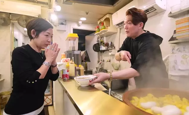 黎芷珊品嚐了懷舊的碗仔翅、生菜魚肉等地道美食。