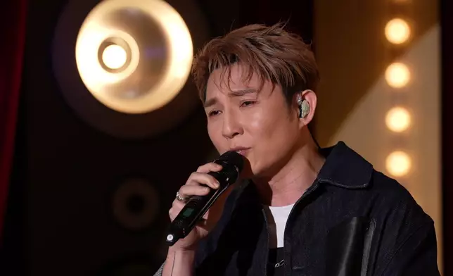 嘉賓是《超級巨聲》劉威煌及《中年好聲音2》冠軍古淖文。