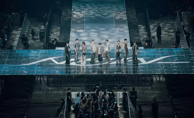 SEVENTEEN成員們兩晚都緊接熱唱接近三個半小時。 主辦單位提供圖片