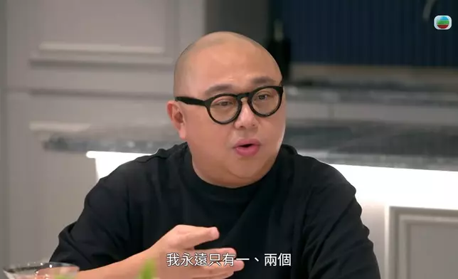 阿Bob問梁敏巧，介唔介意由頭到尾好似唔夠其他女神多選擇咁。