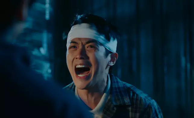 贏得首個演技獎項。