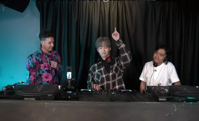 早已想學做DJ的Alton笑言今次「DJ用時方恨少」。