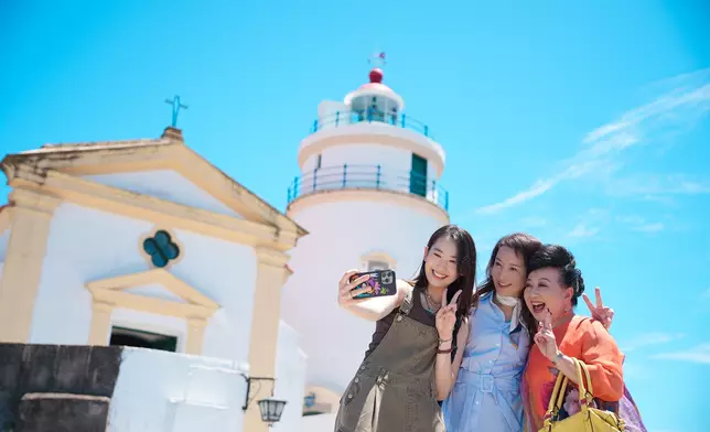 薛家燕、龔慈恩、林愷鈴