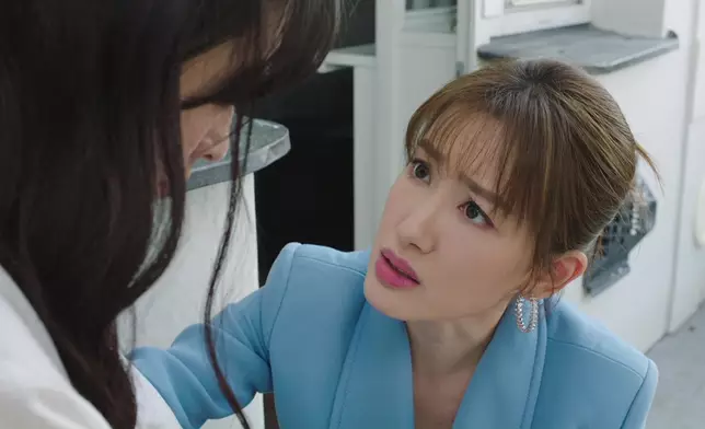 陳楨怡匿埋喺屋企喊，好彩家姐蔣家旻上門安慰。