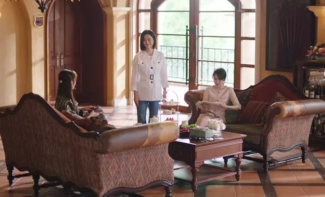 宣萱在第一集中換了Total 7個造型，可謂集專業、知性、華美、女強人於一身