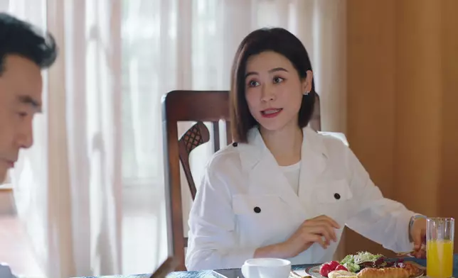 宣萱在第一集中換了Total 7個造型，可謂集專業、知性、華美、女強人於一身