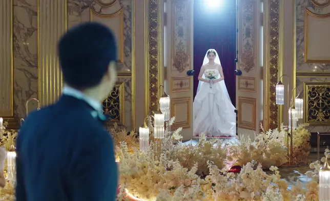 宣萱在第一集中換了Total 7個造型，可謂集專業、知性、華美、女強人於一身