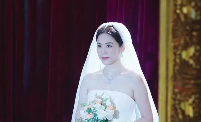 宣萱在第一集中換了Total 7個造型，可謂集專業、知性、華美、女強人於一身