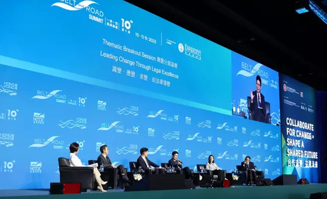 香港律師會今年首度與香港貿易發展局合作，參與由政府與香港貿易發展局聯合主辦的第十屆「一帶一路高峰論壇」。