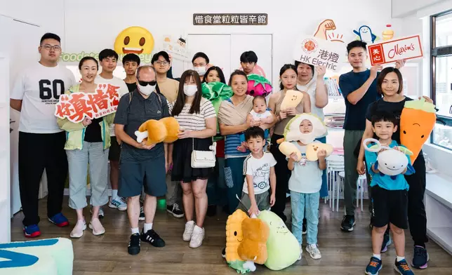 參賽隊伍在比賽前參觀了惜食堂，了解廚餘的無限可能性， 更啟發從日常的衣、食、住、行中走多一步，實踐低碳生活。