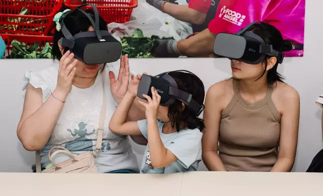 參賽隊伍在比賽前參觀了惜食堂，了解廚餘的無限可能性， 更啟發從日常的衣、食、住、行中走多一步，實踐低碳生活。