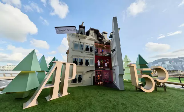 愛彼於K11 MUSEA Promenade匠心打造「The House of Wonders」慶祝150年製錶傳統。