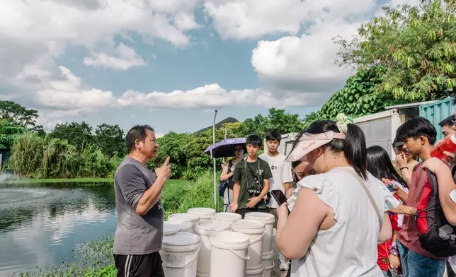 參賽隊伍在比賽前參觀了「鴻日農莊」，了解廚餘的無限可能性， 更啟發從日常的衣、食、住、行中走多一步，實踐低碳生活。