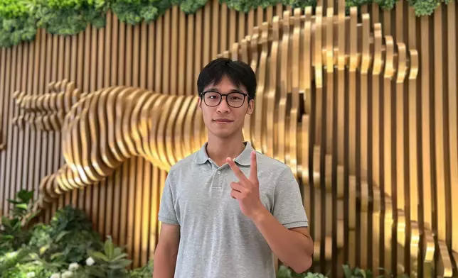 河南旅客王先生特意選擇國慶長假首次來港7天旅遊，並入場觀賞賽馬。香港賽馬會圖片