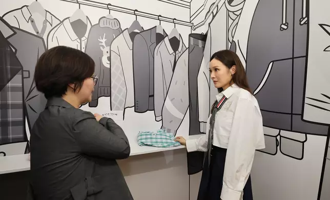 Ali聯同逾百名市民現場挑戰認知測試。