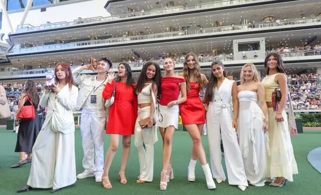 Now United盛裝現身「國慶賽馬日」。