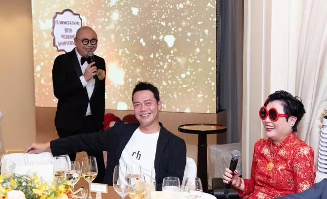 大家最感興趣的兩人的結識和相處經過。