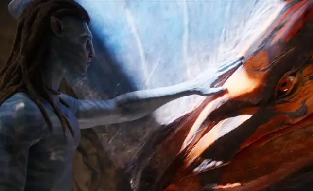 可獲贈限量雙面海報。