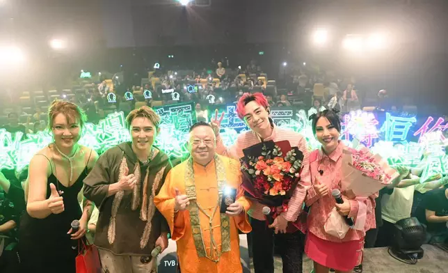 新光黃埔首辦歌星演唱會。