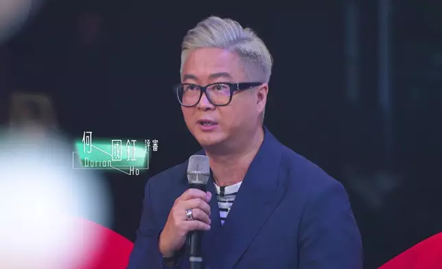 評審Dorian Ho則大讚：overall個design真係好靚，Model都Carry得好好。