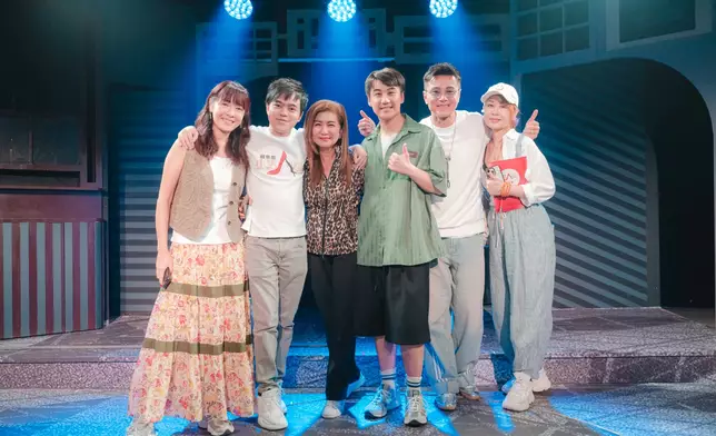 謝君豪、劉雅麗、黃浩然、向海嵐、蔣志光、陳友、袁富華、鄧月平、林超賢、胡楓、陳淑芬、樂易玲、張文新、車淑梅等多位文化藝術界及影視名人。