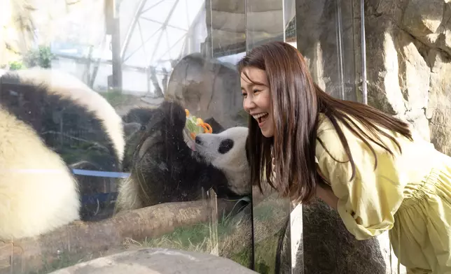 全程笑顏滿面！