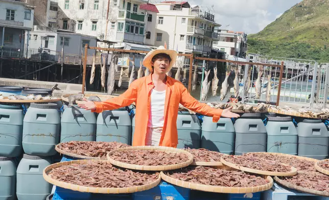 阿聰為「臘味片魷魚筒鱆魚肉餅煲仔飯」大破食戒！