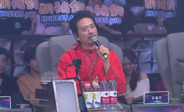 郭偉亮（Eric Kwok）更幽默表示：Ryan你可以同Auntie JW唱歌係真係好難得。