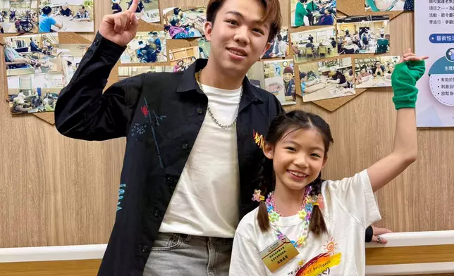 蘇煒喬、陸海悠及梁煒謙趁中秋探訪老人院送暖 。