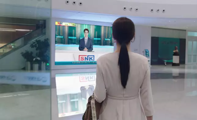 《巨塔之后》其中一大心思位，是《新聞女王》中的核心電視台SNK、在劇中「老是常出現」。