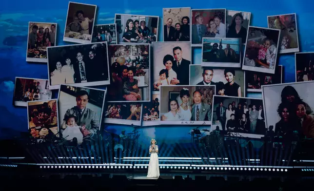 Sally在台上分享感受：「呢個世界冇嘢重要過愛。」