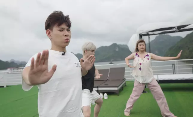 晨早嘉姐開班教授太極。