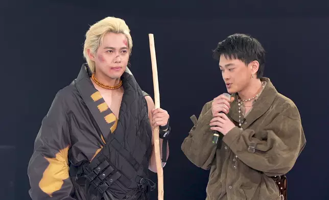 邢鈞城：「呢個受傷嘅妝容係想講佢侶傎經歷咗好多嘢會受傷，佢啲傷口會變成成長嘅經歷。」