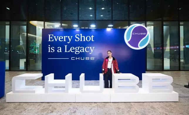 吳雨霏（Kary）昨日（14日）到場觀賞「Chubb Ultimate Tennis Showdown」亞洲首站首日賽事。