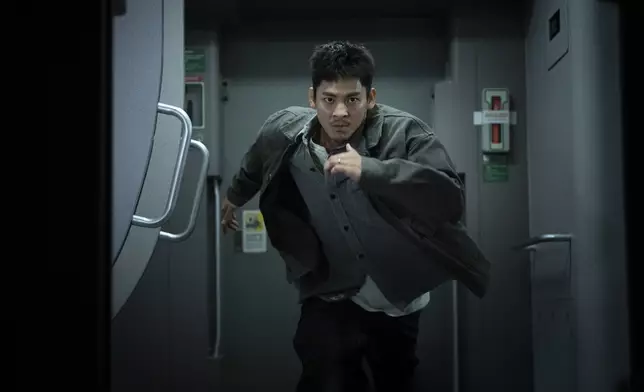 男主角林柏宏打鬥戲訓身演出。