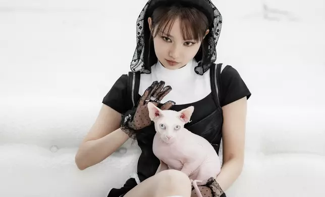 女子組合COLLAR成員Day（許軼），昨日（16日）再推出本年度第三首單飛作品《これも愛》（Koremo愛)。